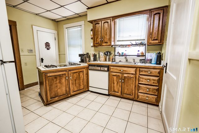 74 Harlem Avenue, Bridgeport, CT 06606