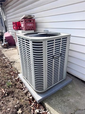 1116 E Springfield Road, Sullivan, MO 63080