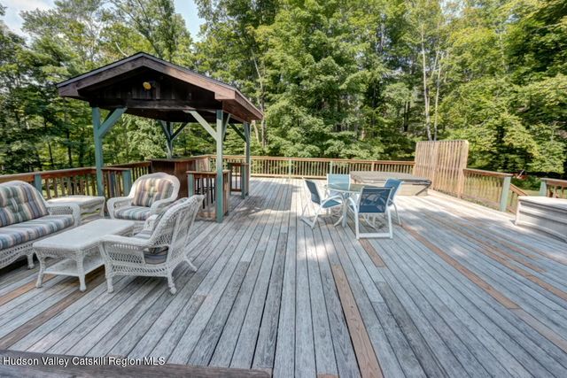 211 Johnson Hill Road, Kingston, NY 12401