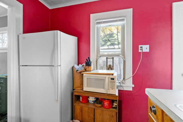 828 Iroquois Avenue, Saint Paul, MN 55119