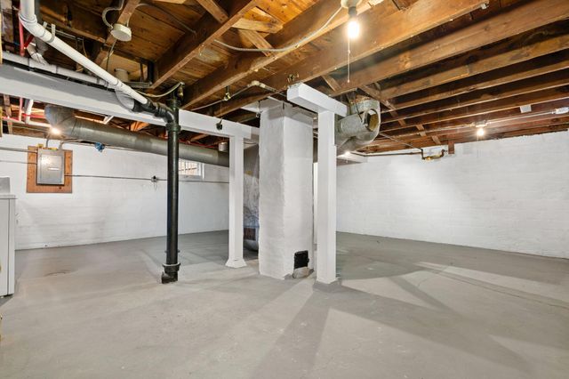 828 Iroquois Avenue, Saint Paul, MN 55119