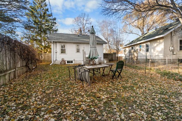 828 Iroquois Avenue, Saint Paul, MN 55119