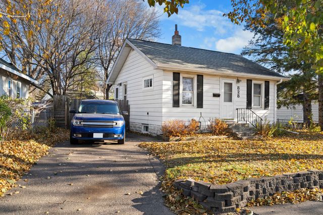 828 Iroquois Avenue, Saint Paul, MN 55119