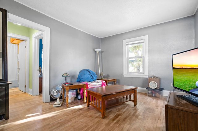 828 Iroquois Avenue, Saint Paul, MN 55119