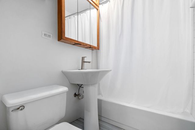 828 Iroquois Avenue, Saint Paul, MN 55119