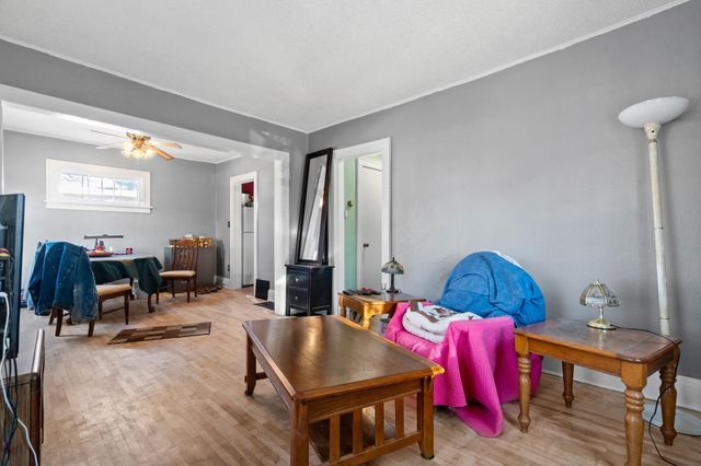 828 Iroquois Avenue, Saint Paul, MN 55119