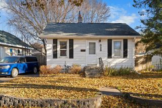 828 Iroquois Avenue, Saint Paul, MN 55119