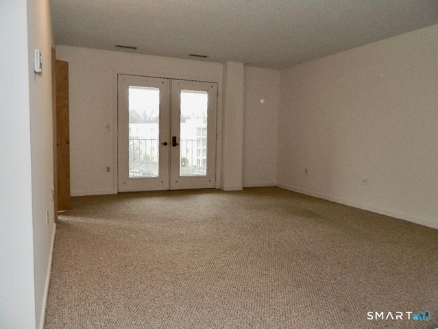 75 Washington Avenue 2-317, Hamden, CT 06518