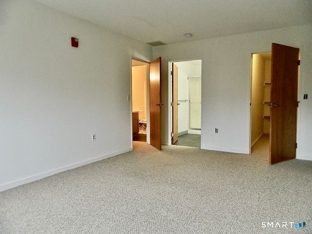 75 Washington Avenue 2-317, Hamden, CT 06518