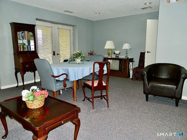 75 Washington Avenue 2-317, Hamden, CT 06518