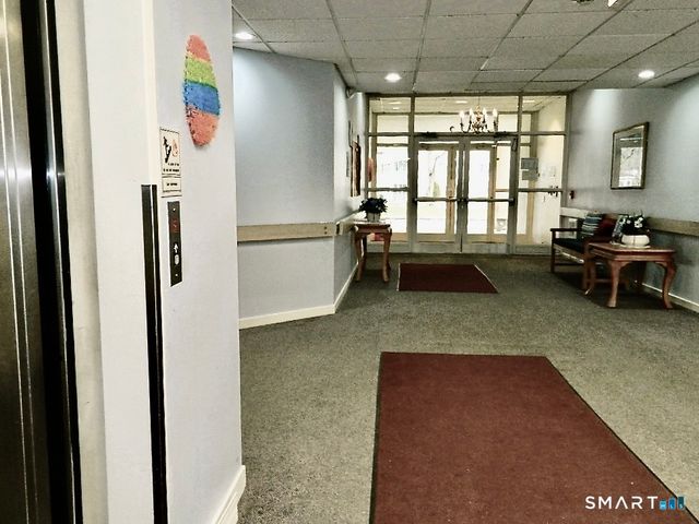 75 Washington Avenue 2-317, Hamden, CT 06518