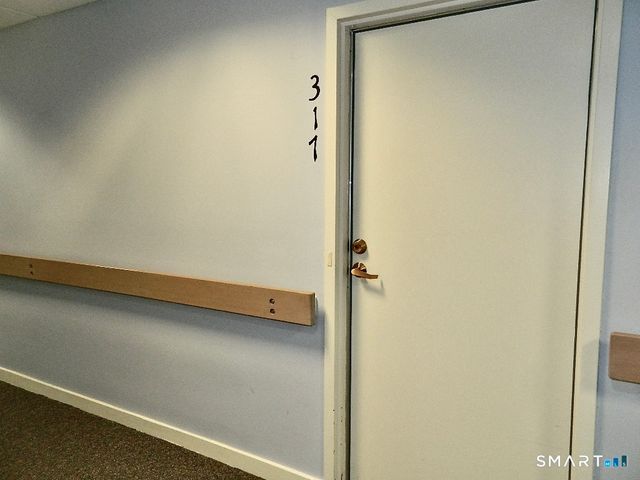 75 Washington Avenue 2-317, Hamden, CT 06518