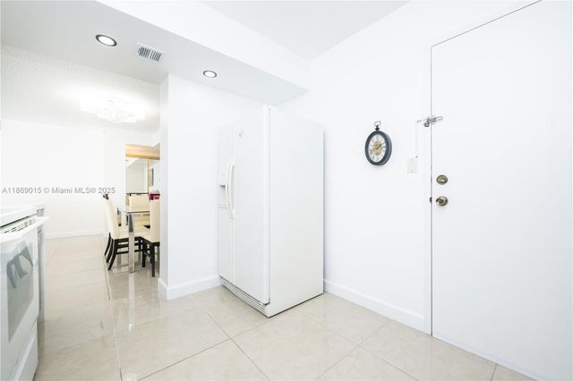 1833 S Ocean Dr 1007, Hallandale Beach, FL 33009