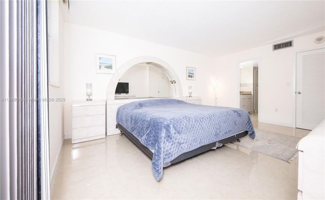 1833 S Ocean Dr 1007, Hallandale Beach, FL 33009