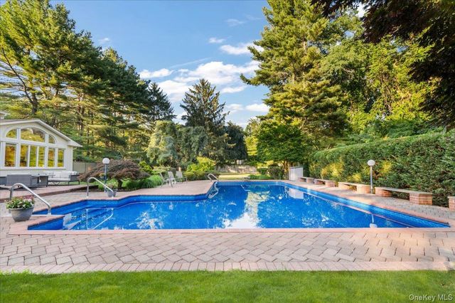 76 Wildwood Drive, Dix Hills, NY 11746