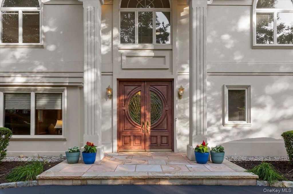 76 Wildwood Drive, Dix Hills, NY 11746 — photo 2