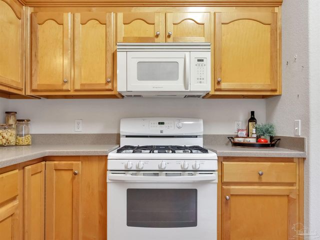 5081 Covington Dr, Pace, FL 32571