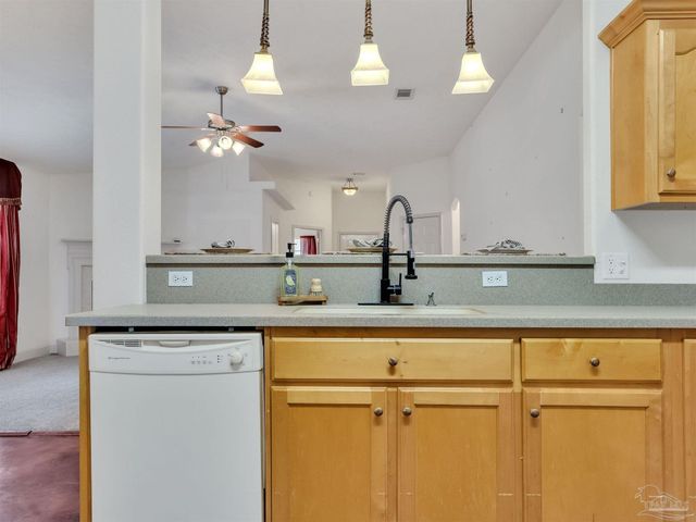 5081 Covington Dr, Pace, FL 32571