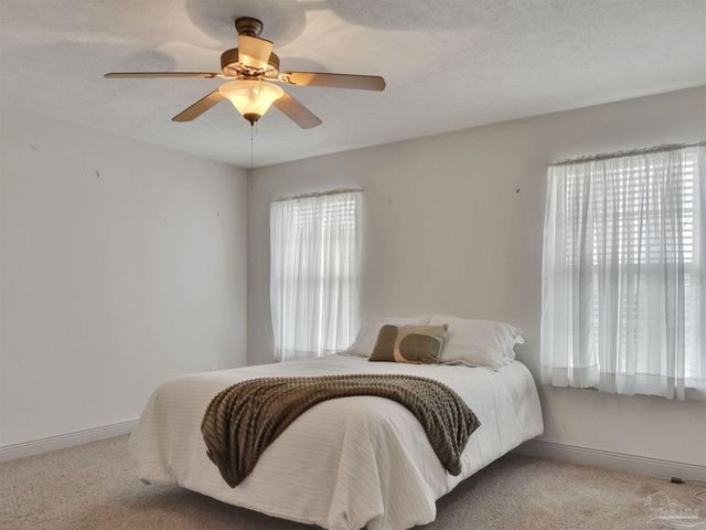 5081 Covington Dr, Pace, FL 32571