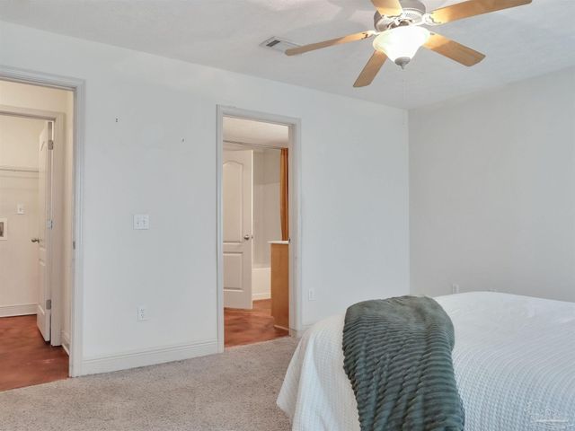 5081 Covington Dr, Pace, FL 32571