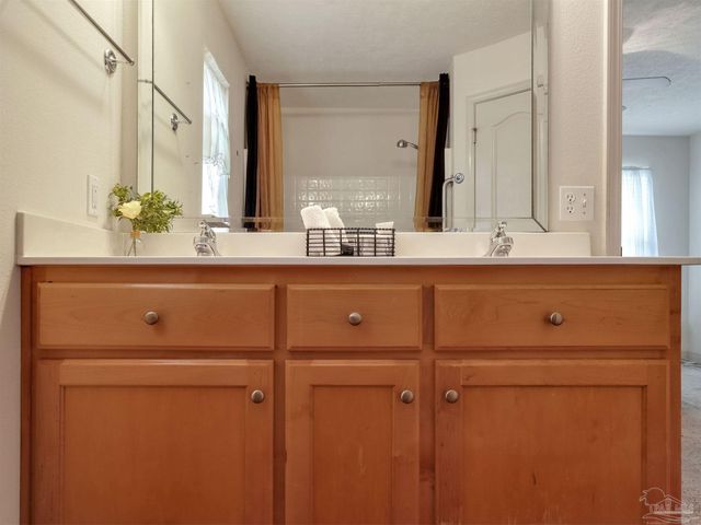 5081 Covington Dr, Pace, FL 32571