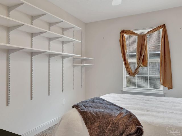 5081 Covington Dr, Pace, FL 32571