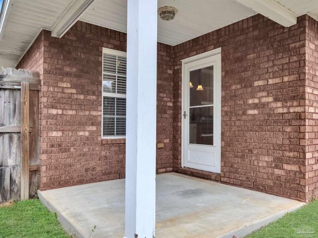 5081 Covington Dr, Pace, FL 32571