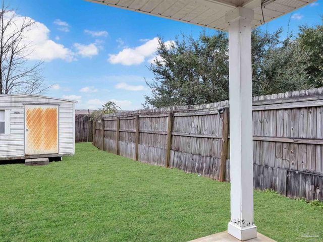 5081 Covington Dr, Pace, FL 32571