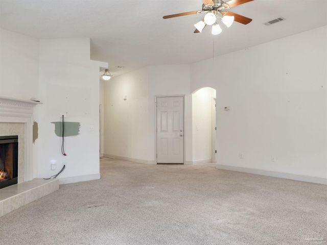 5081 Covington Dr, Pace, FL 32571