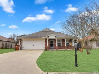 5081 Covington Dr, Pace, FL 32571