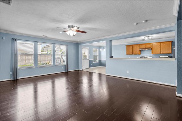 9527 Swanpond Court, Houston, TX 77075