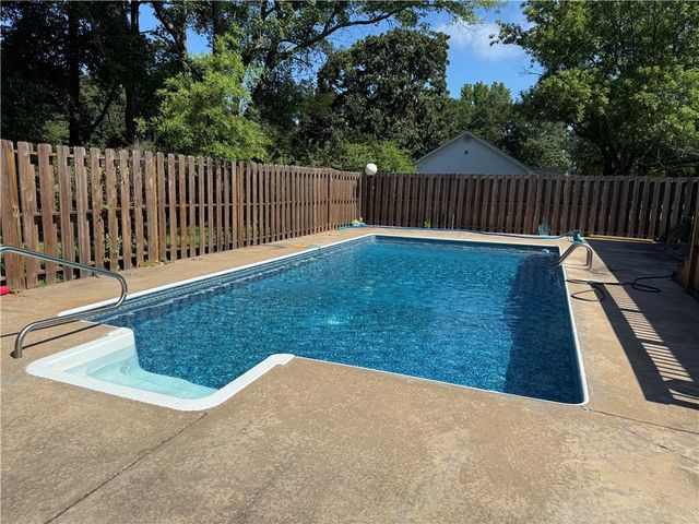 536 Old Post Road, Russellville, AR 72802