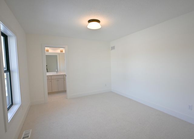 734 Ensconced Way, Chaska, MN 55318