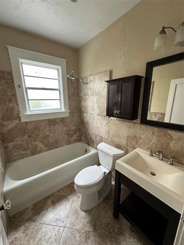 616 37th St, West Palm Beach, FL 33407