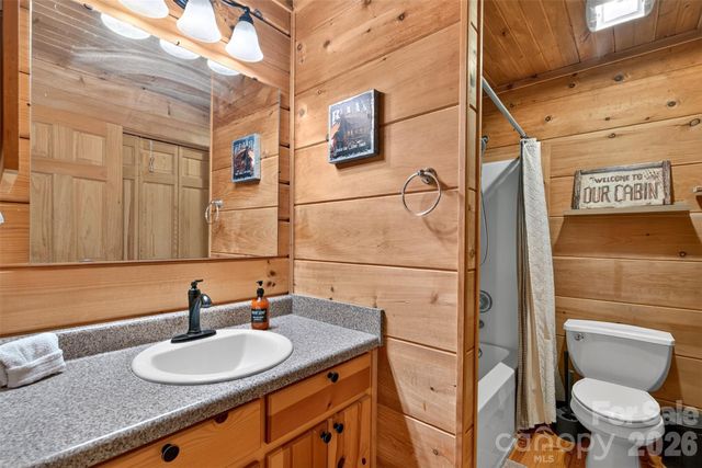 898 Morgan Hill Road, Black Mountain, NC 28711