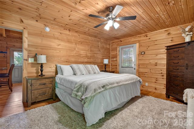 898 Morgan Hill Road, Black Mountain, NC 28711