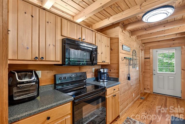 898 Morgan Hill Road, Black Mountain, NC 28711