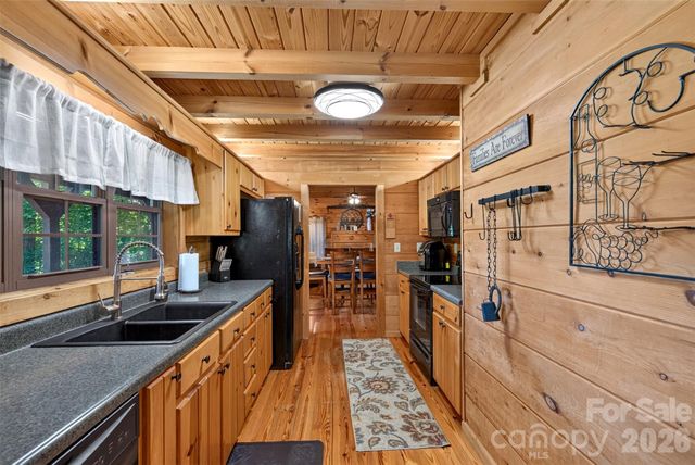 898 Morgan Hill Road, Black Mountain, NC 28711