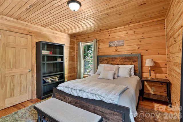 898 Morgan Hill Road, Black Mountain, NC 28711