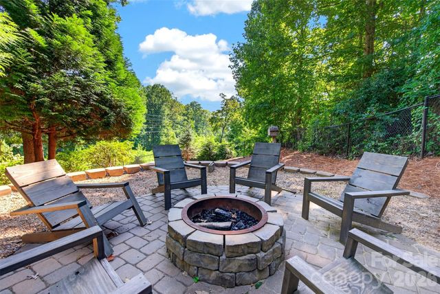898 Morgan Hill Road, Black Mountain, NC 28711