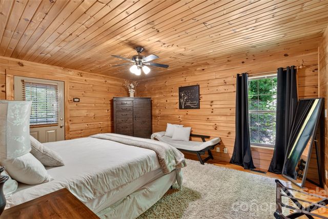 898 Morgan Hill Road, Black Mountain, NC 28711