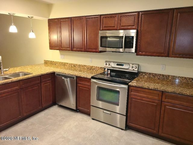 5673 BENNINGTON Drive, Jacksonville, FL 32244