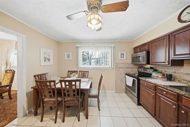 9 Michele Court, Middletown, NY 10941