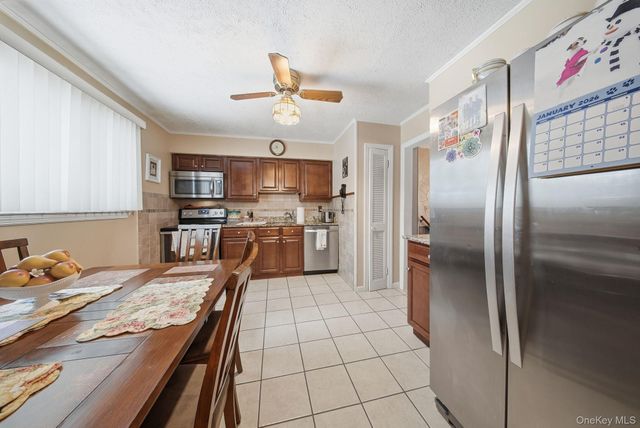 9 Michele Court, Middletown, NY 10941