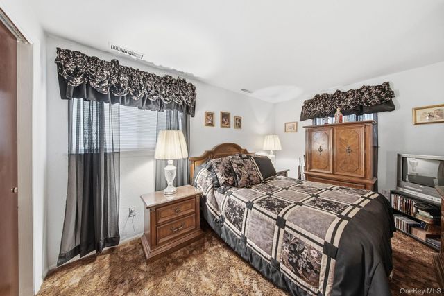 9 Michele Court, Middletown, NY 10941