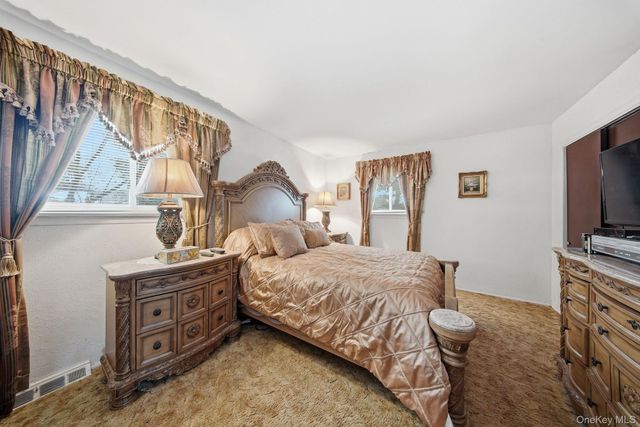 9 Michele Court, Middletown, NY 10941