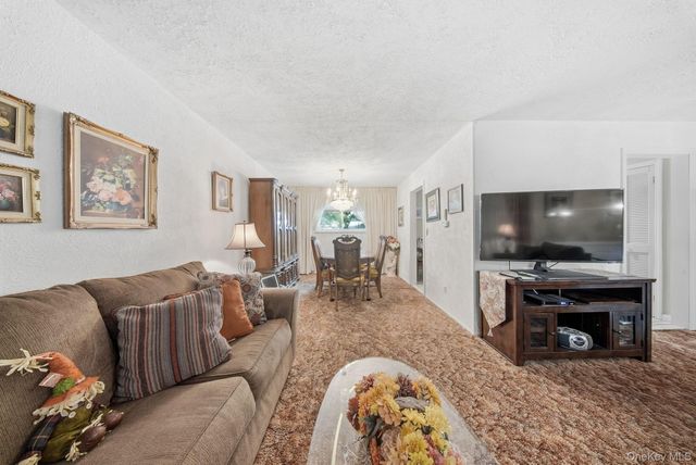 9 Michele Court, Middletown, NY 10941