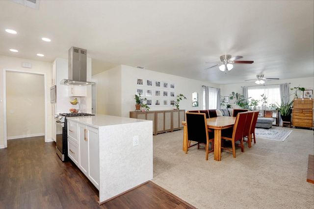 8805 Halverson Dr, Elk Grove, CA 95624