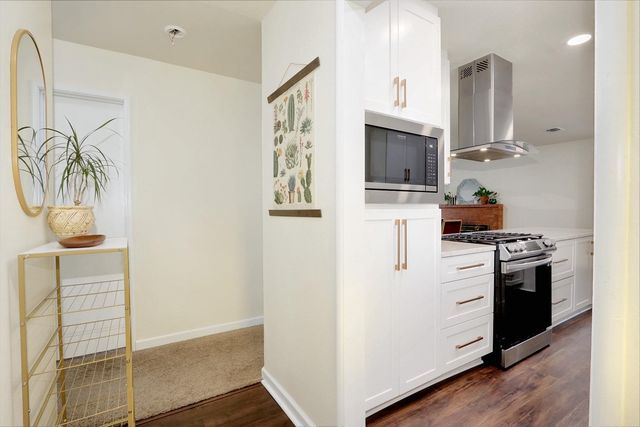 8805 Halverson Dr, Elk Grove, CA 95624