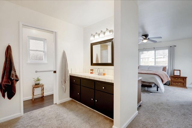 8805 Halverson Dr, Elk Grove, CA 95624